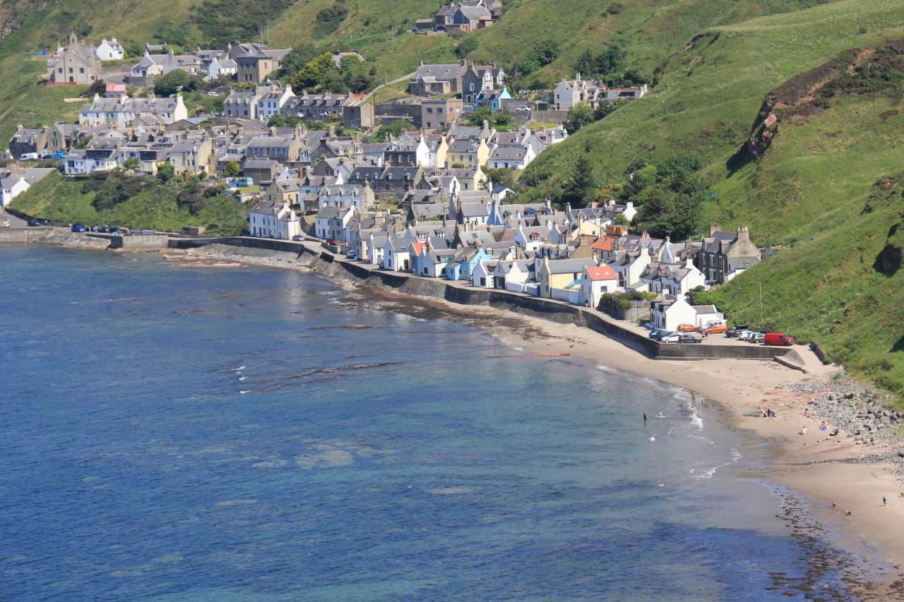 Bellevue Holiday Cottage Gardenstown Exterior photo